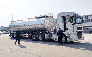 新鄉(xiāng)市新東機(jī)械推出食用油運(yùn)輸車新標(biāo)準(zhǔn)